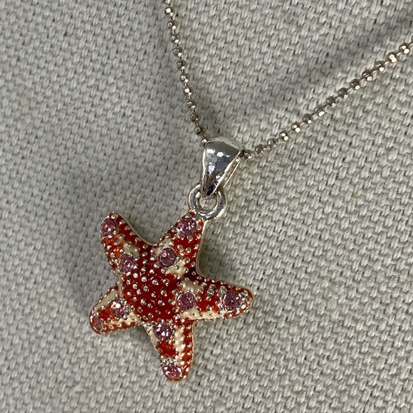 Dainty enameled and rhinestone starfish necklace - Picture 5 of 7